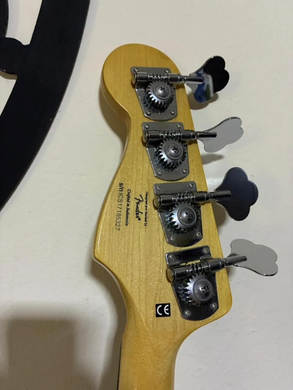 baixo squier vintage modified