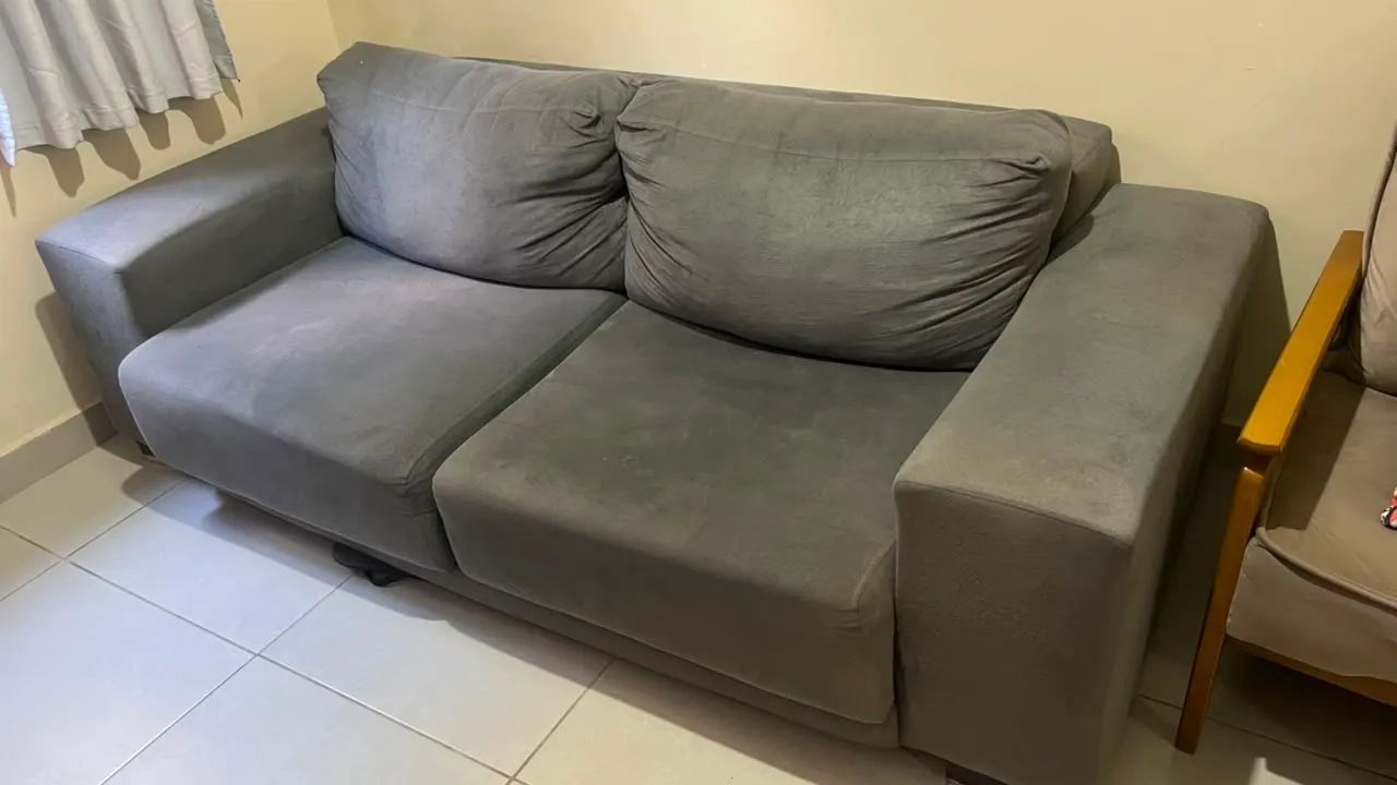 Sofá Aveludado Cinza - Foto 2