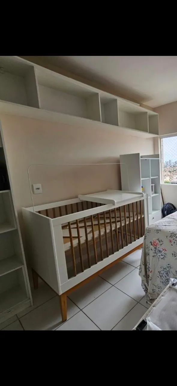 Berço de bebê 2 em 1 com colchão e trocador