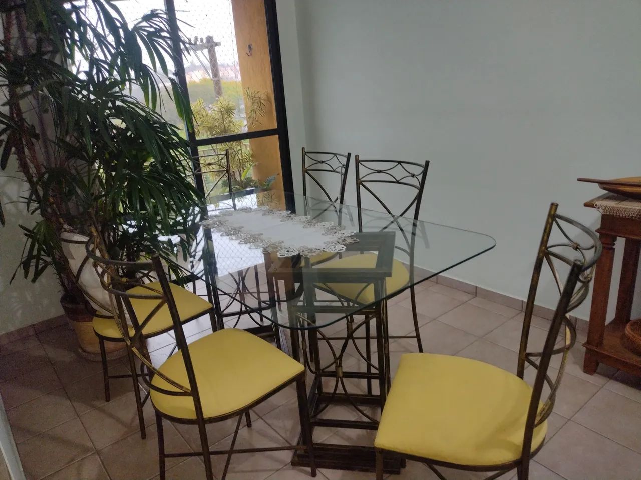 Mesa com 6 cadeiras - Foto 2