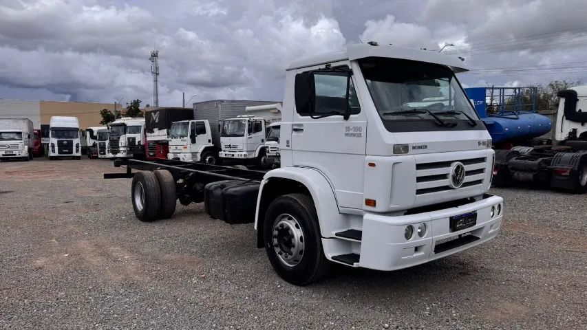 VOLKSWAGEN 15180 2004 NO CHASSIS - Caminhões - Moinho dos Ventos
