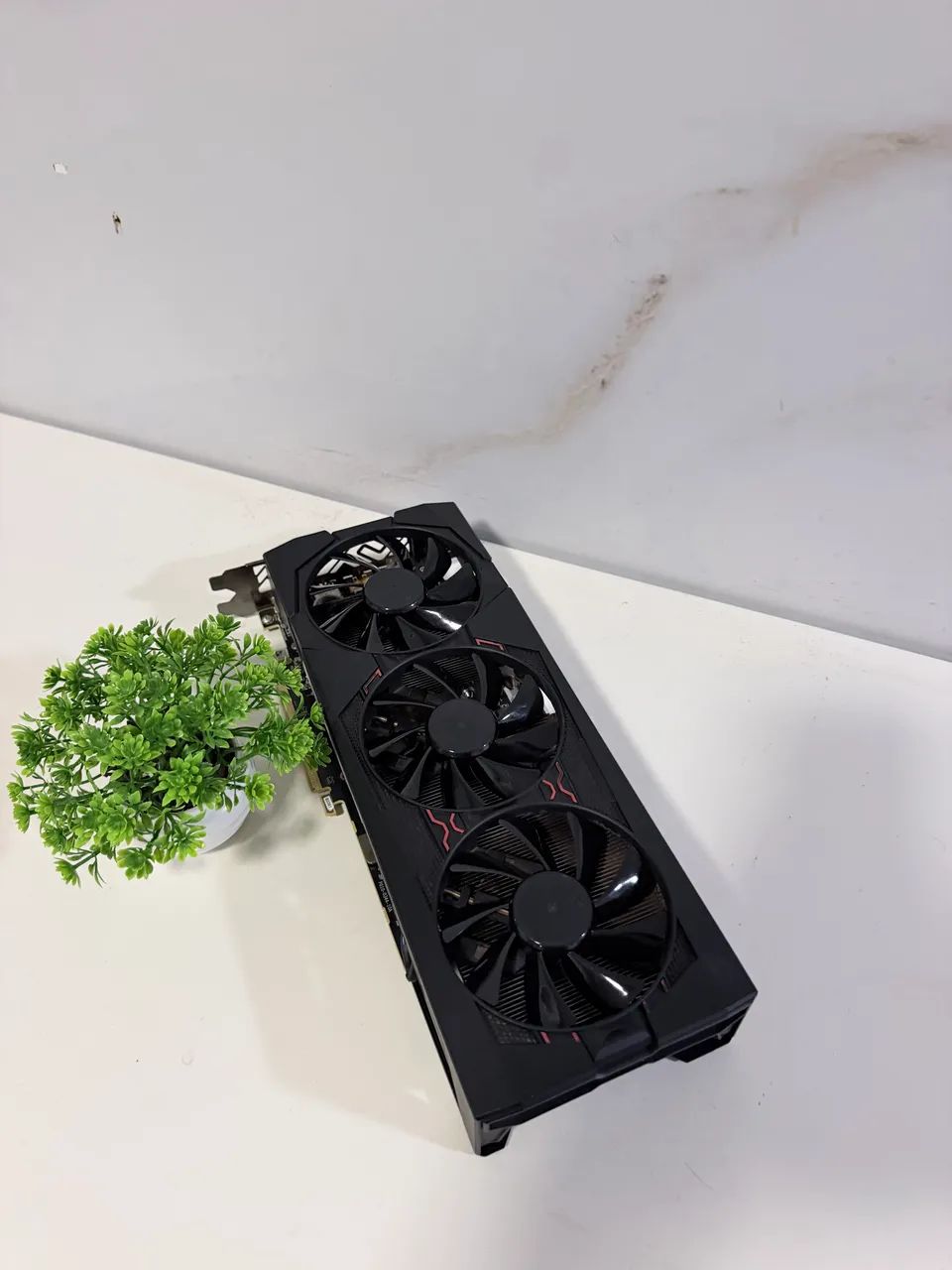 RX 5700 Saphhire Pulsa  - Foto 2