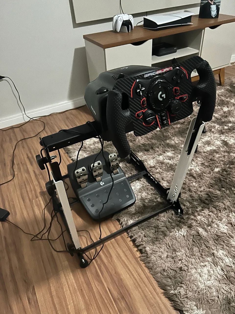 Volante gamer PS5 Logitech G923 com cockpit  - Foto 2