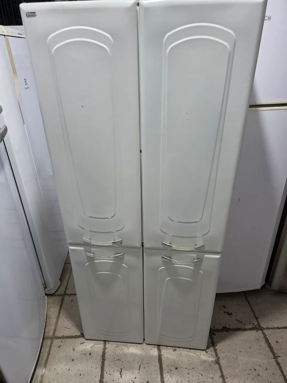 Paneleiro de aço 