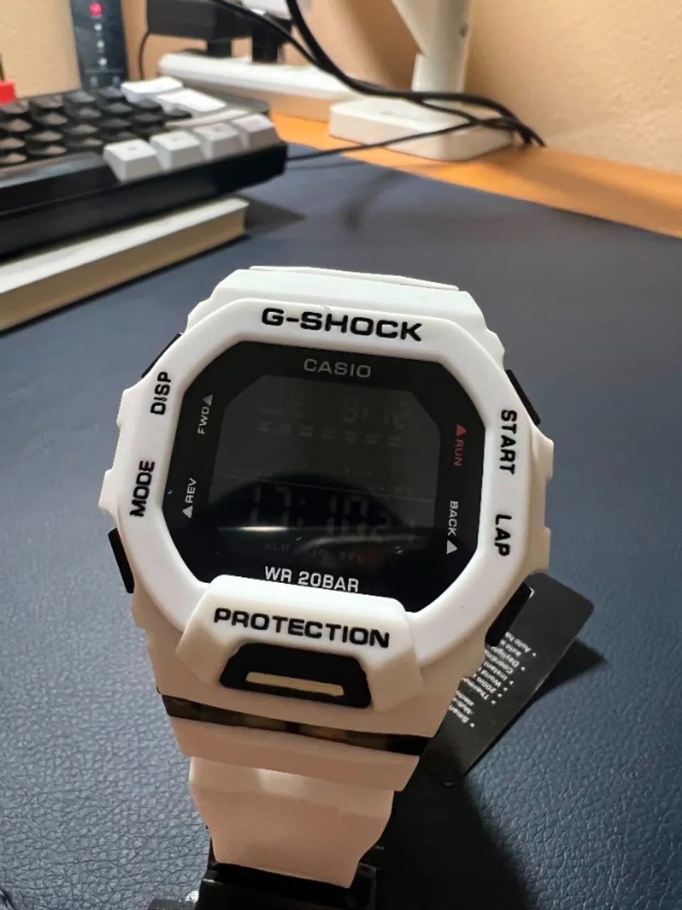 Casio Relógio digital G-Shock Move Step Tracker de resina branca GBD200-7 - Foto 2