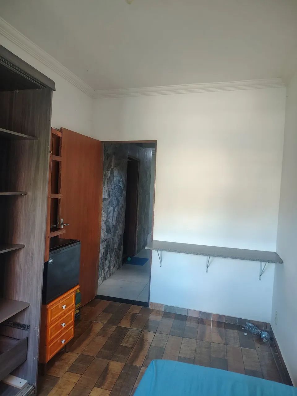 Alugo suíte,QUARTO E BANHEIRO 