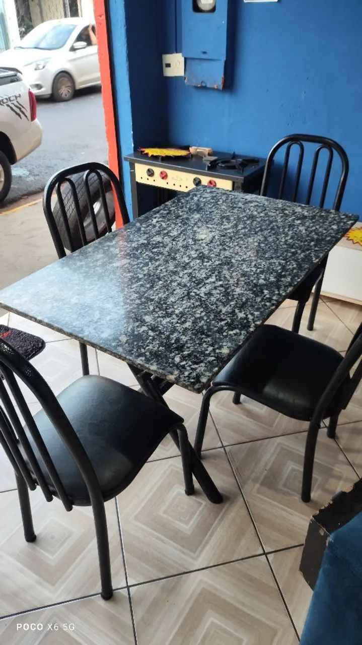 Mesa de Granito 4 cadeiras 