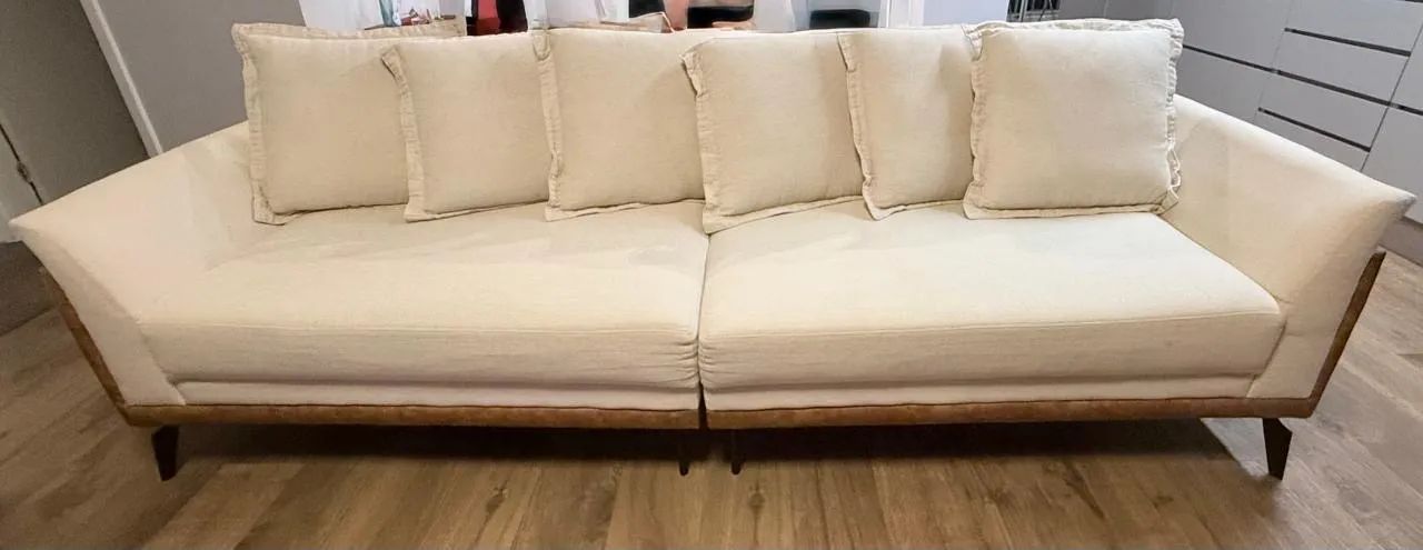 Sofá 4 lugares em Linho com lateral em Couro - Foto 2