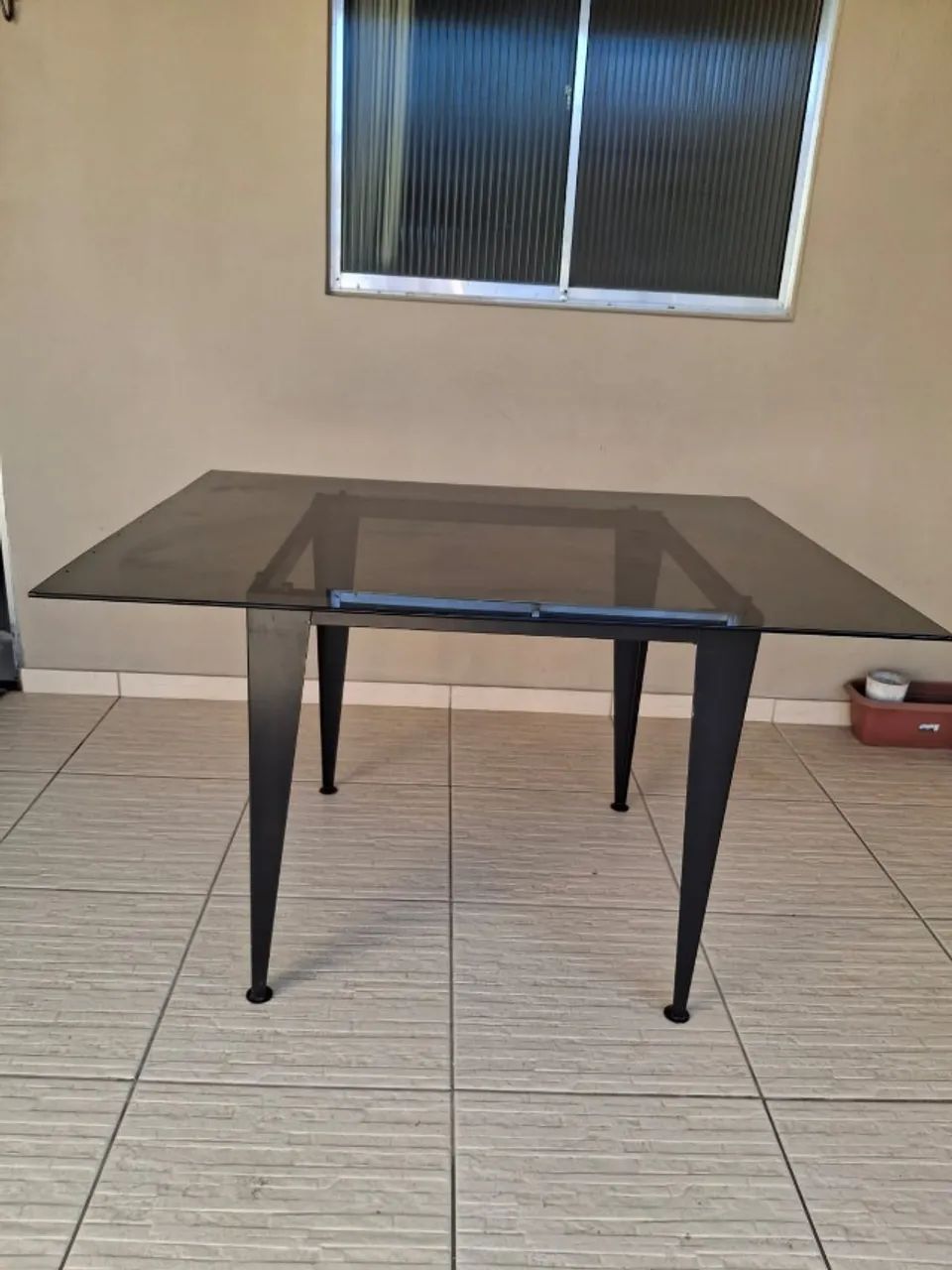 Mesa de vidro quadrada