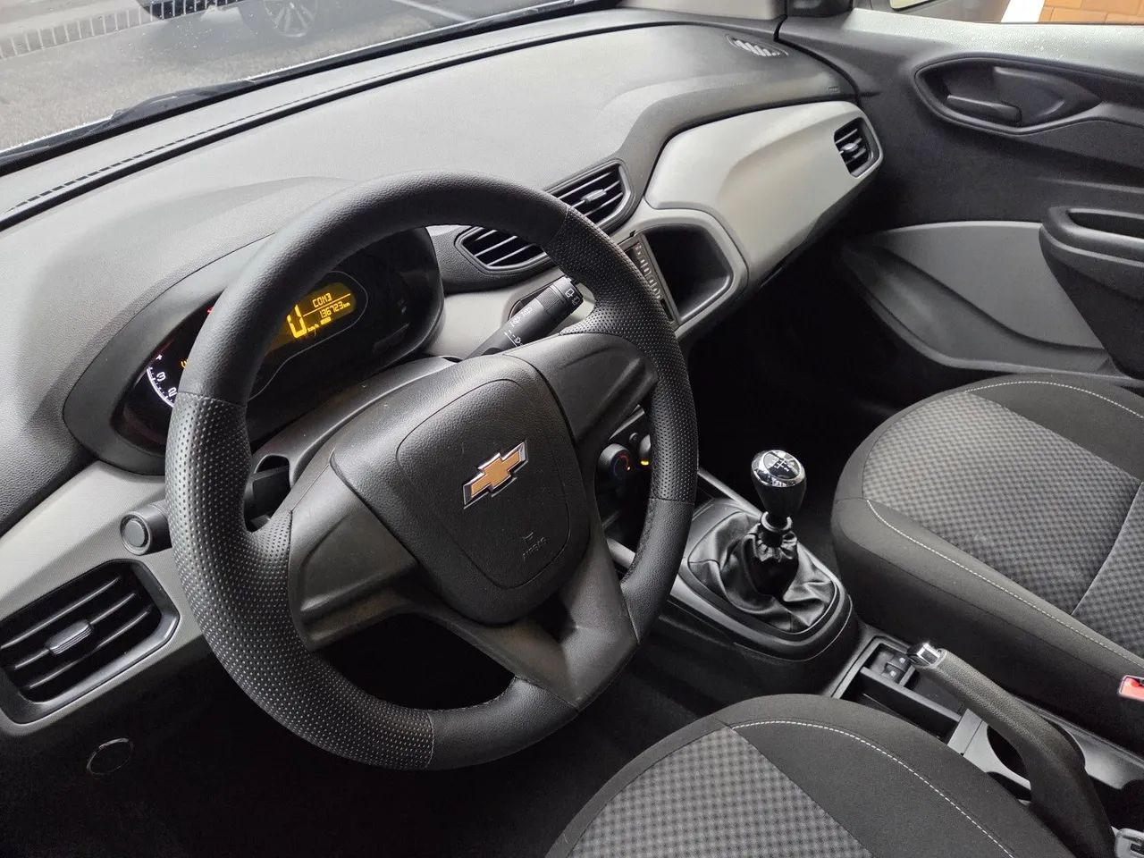 Chevrolet Onix JOY Hatch 1.0 8V Flex Mec. 4P, foto 5 de 9