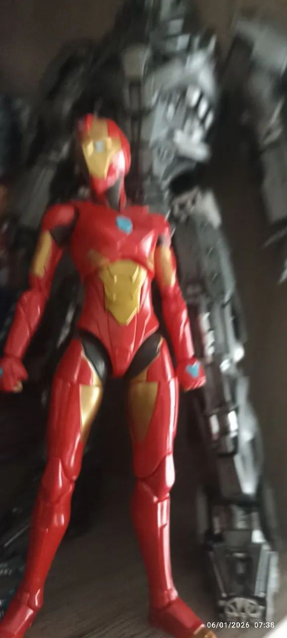 Coração de Ferro Marvel legends  - Foto 2