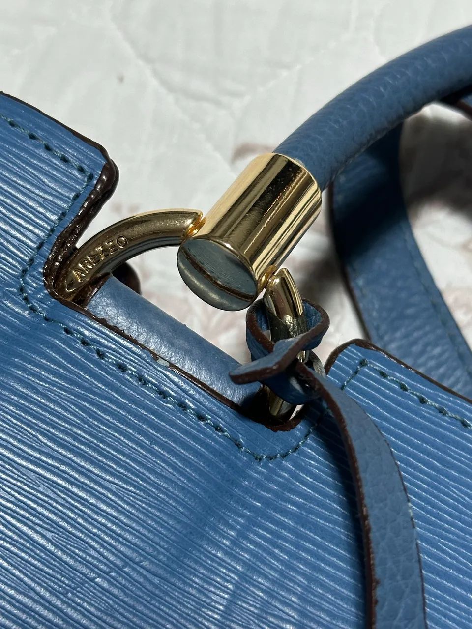 Bolsa Arezzo original em couro azul - Nunca usada kkk - Foto 4