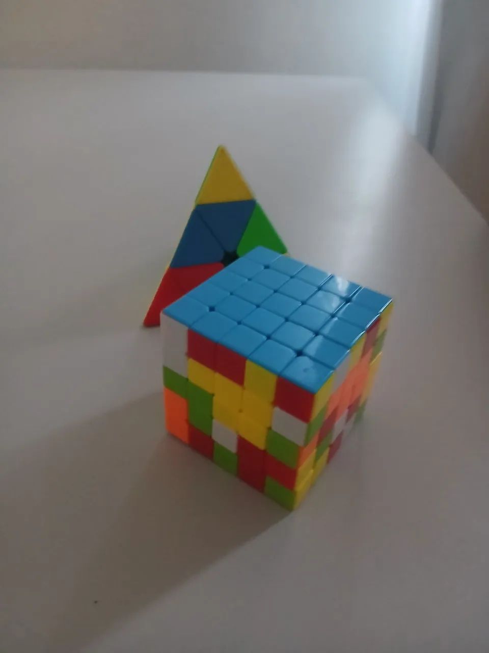 Cubo mágico 5x5x5 e pirâmide  - Foto 3