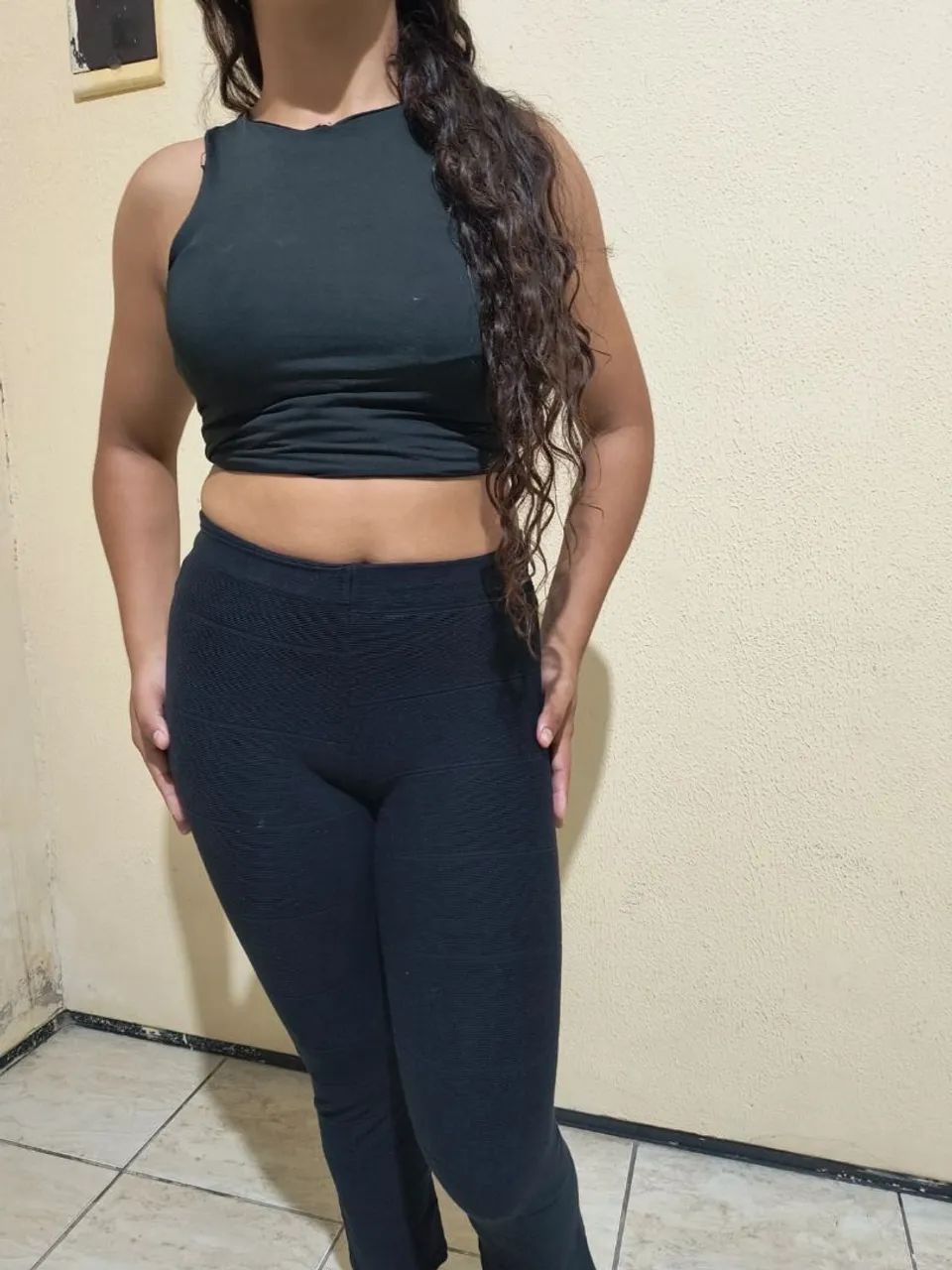Calça colada tamanho M