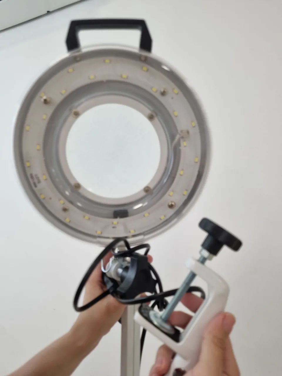 Lupa com fixador para consultório- Nova - Foto 3