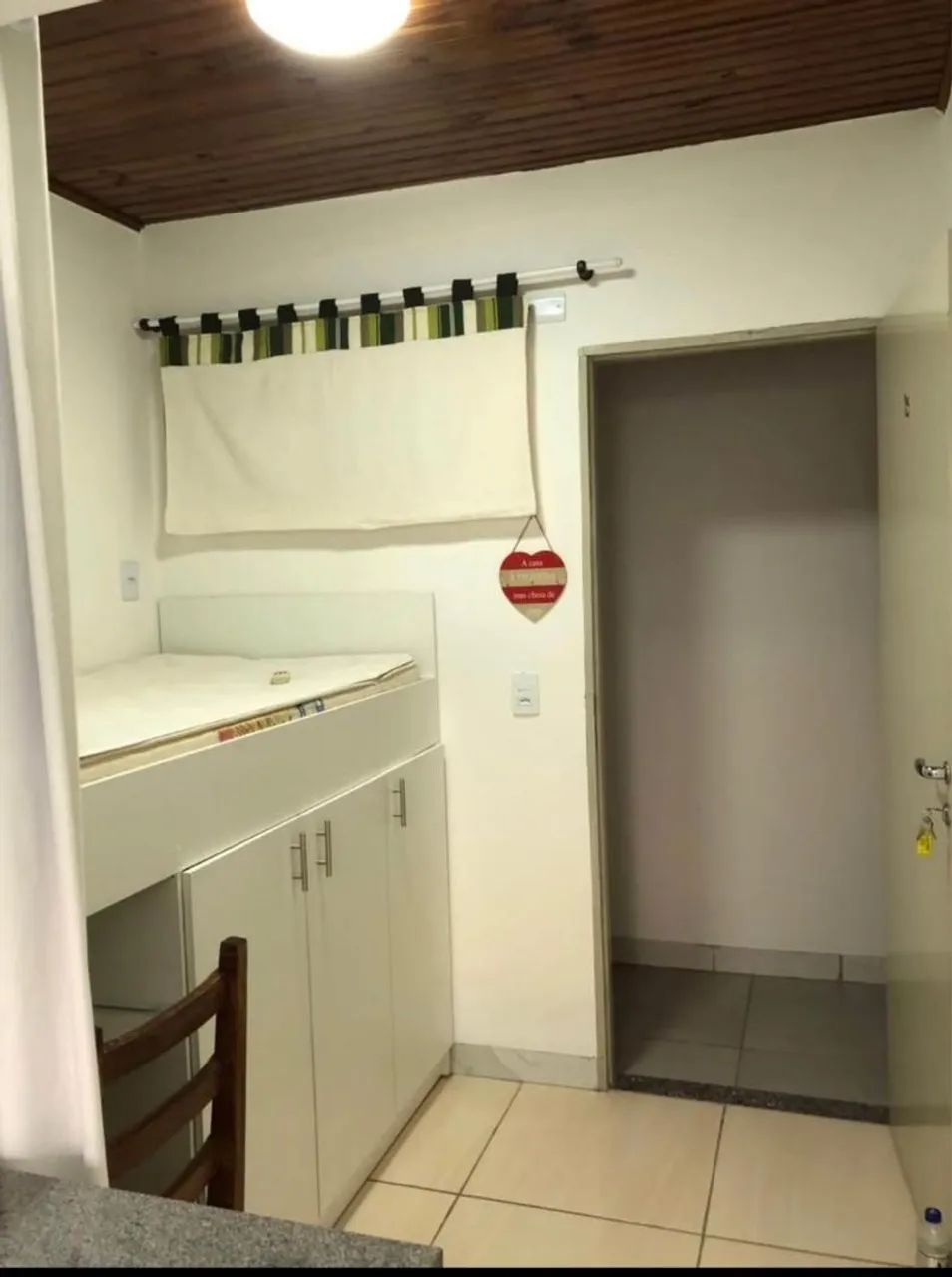 Alugo quarto para solteiro