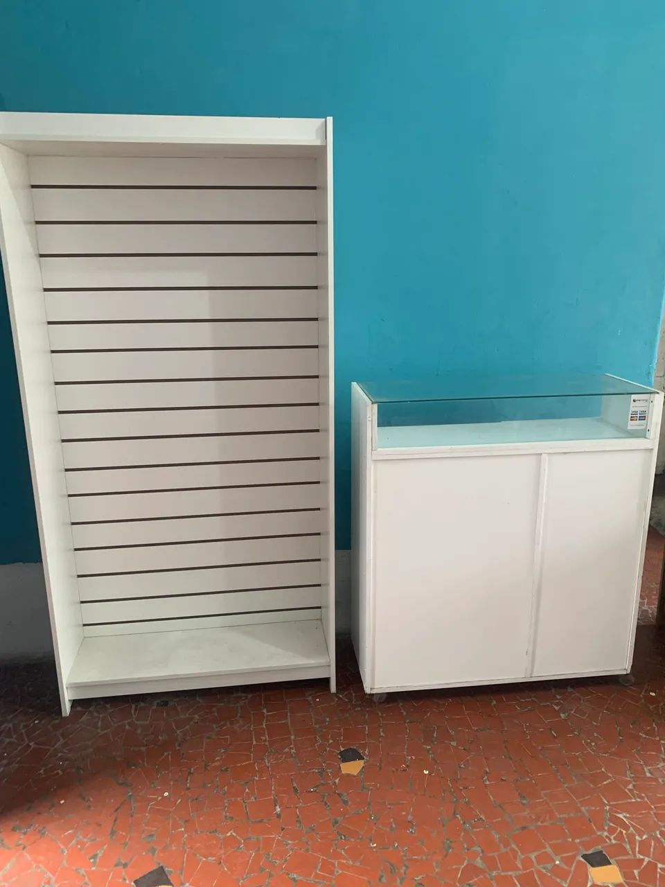 Estante e balcão 