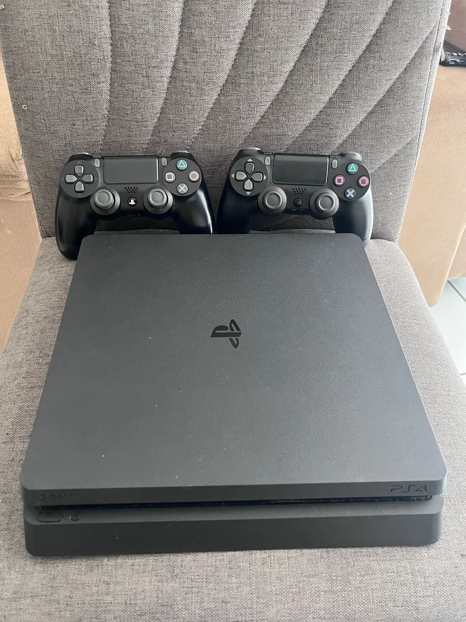 Ps4 slim 