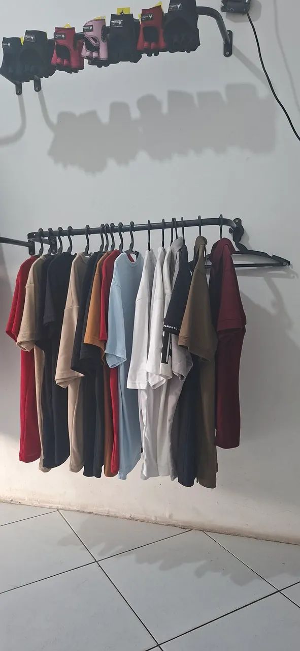 ARARA DE PAREDE PARA LOJA DE ROUPA - Foto 2