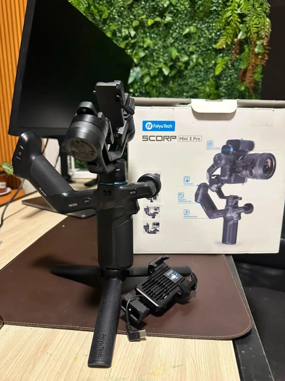 Gimbal FeiyuTech SCORP Mini 3 Pro Preto 2kg para Câmeras e Smartphones - Foto 3