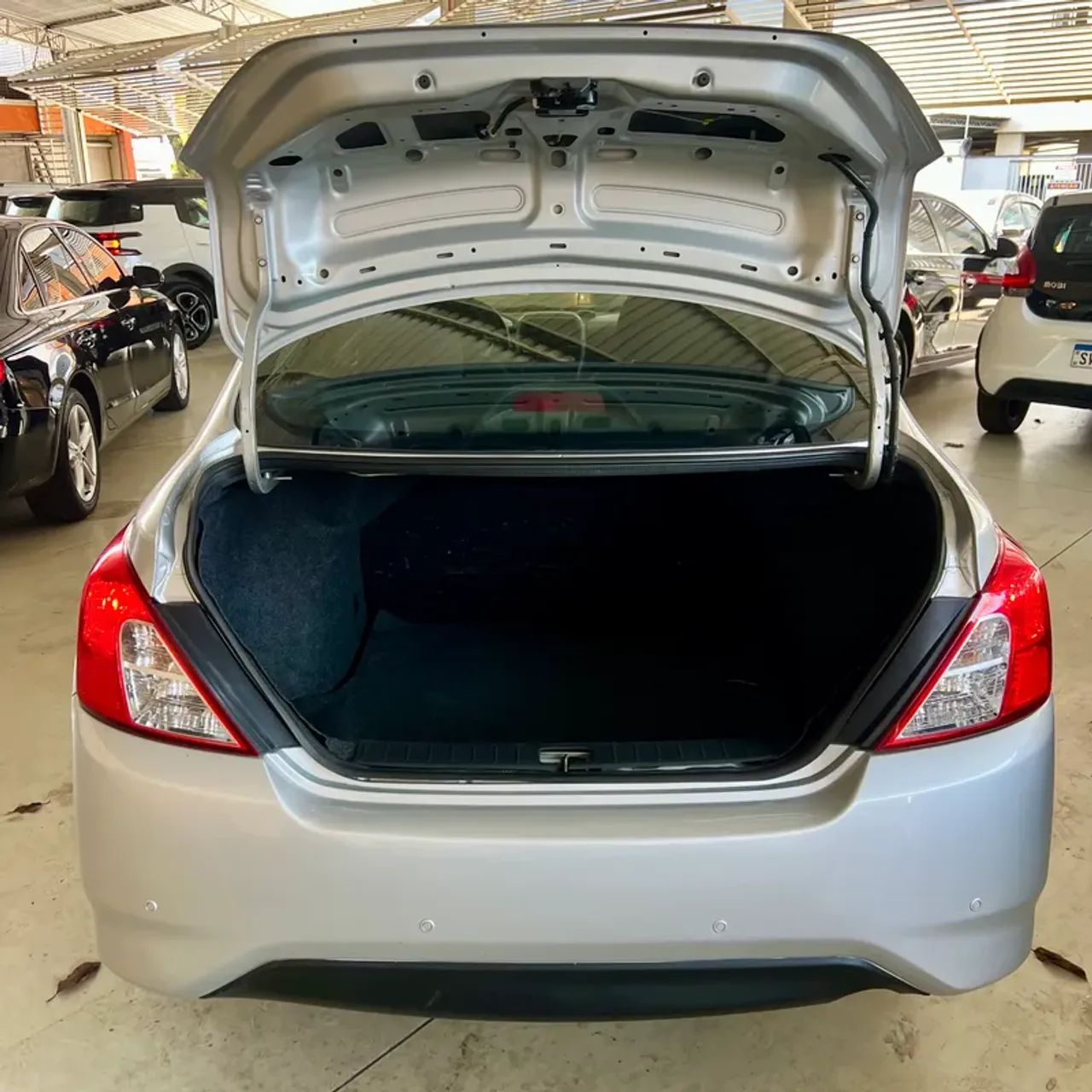 Nissan Versa 1.0 12V FlexStart 4p Mec., foto 9 de 9