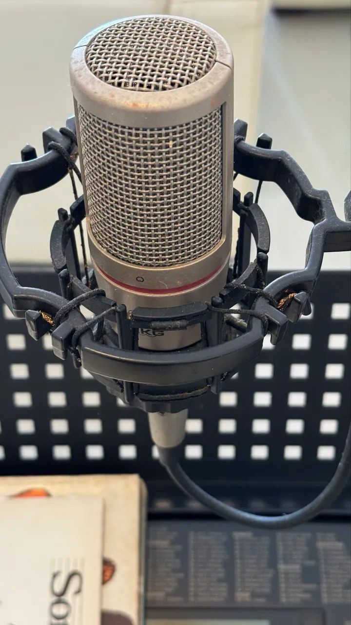 Microfone Condensador AKG C2000B + Shockmount Original (Excelente Áudio) - Foto 3