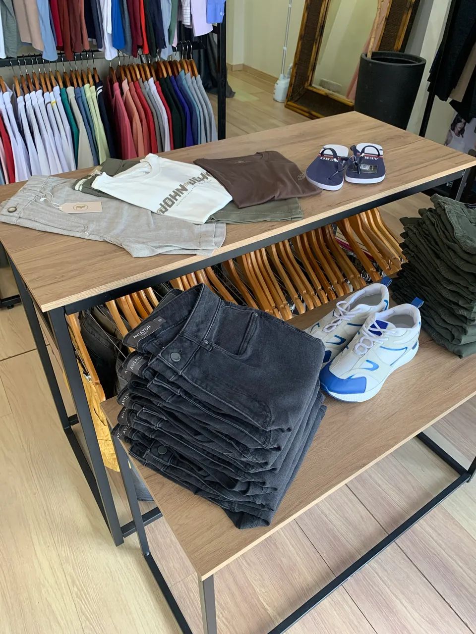 470 peças de Roupas multimarcas unissex estoque - Foto 4