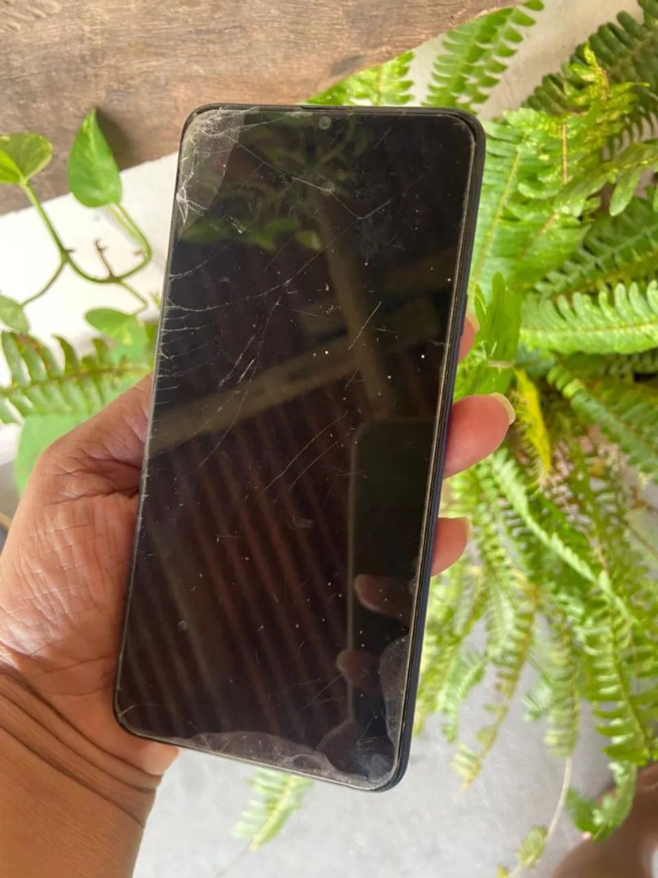 Vendo celular samsung A20s funcionando perfeitamente. obs: tela um pouco quebrada - Foto 3