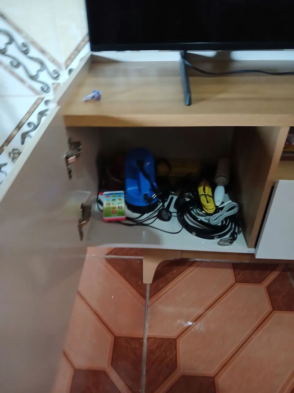 vendo TV 75' com raque  - Foto 3