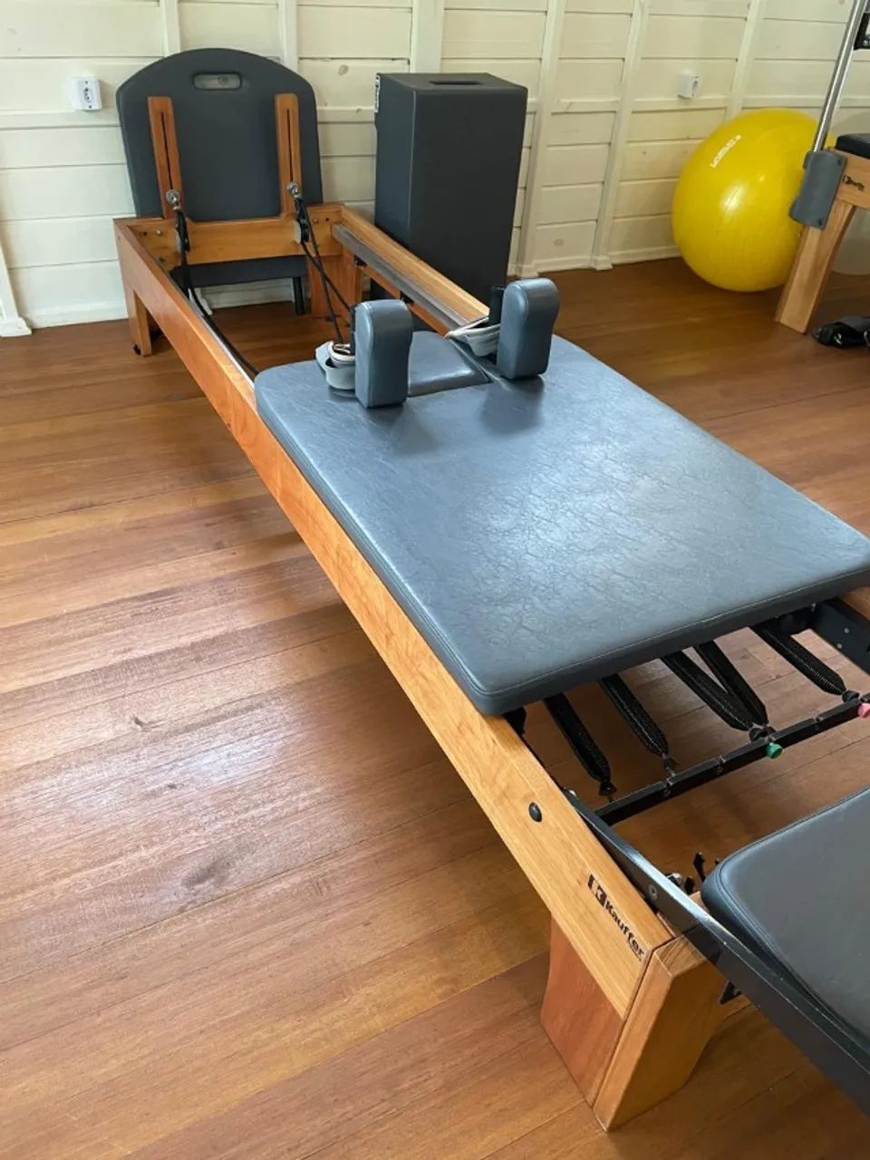 Vendo Reformer Kuffer em ótimas condições. - Foto 2