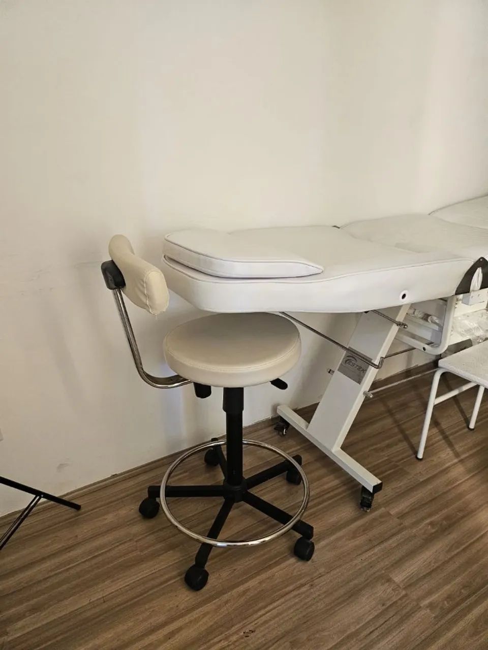 Maca Estética Luxo Estek (Com Gavetas Auxiliares) - Foto 3