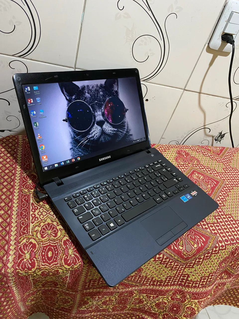 Notebook Samsung AMD / HD 500gb e 4gb ram / Tela de 14 polegadas
