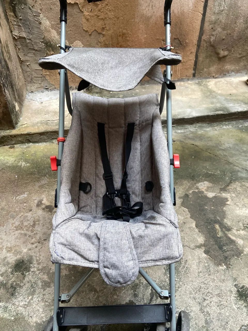Carrinho de bebê  contato *