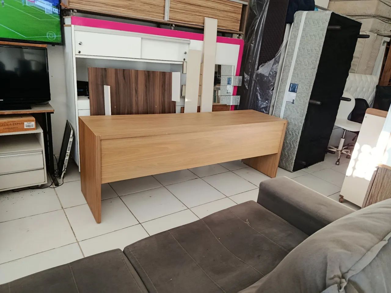 Escrivaninha em MDF madeirado 
