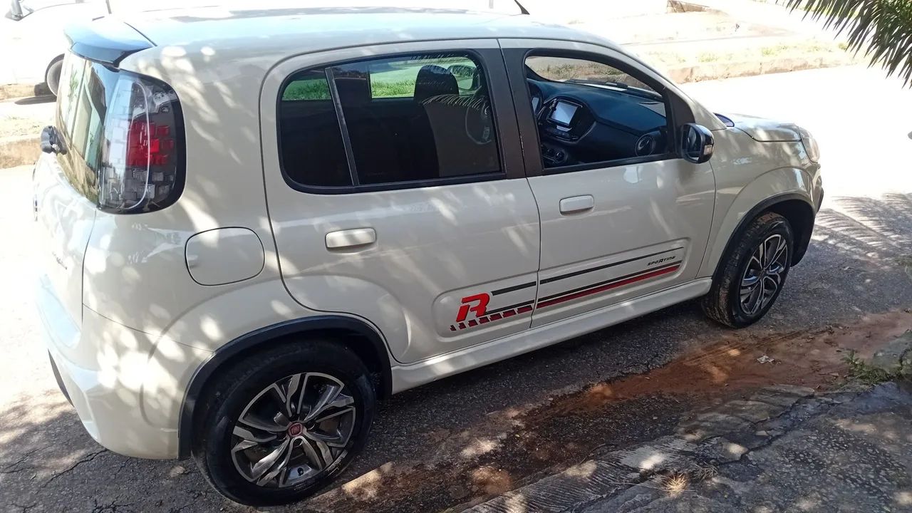 Fiat Uno Sporting 1.3 Flex 8V 5P 2017 - Foto 2