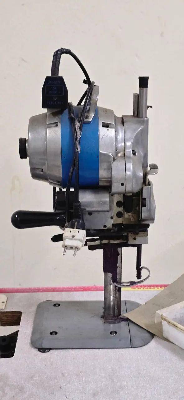Máquina de corte de tecidos faca 