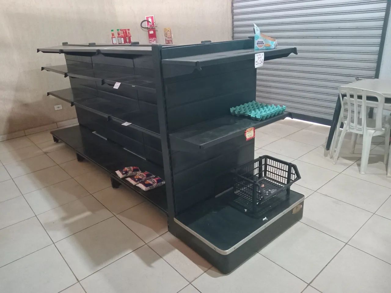 Gôndolas, prateleiras, balcão seco, balcão refrigerado, estufa salgados