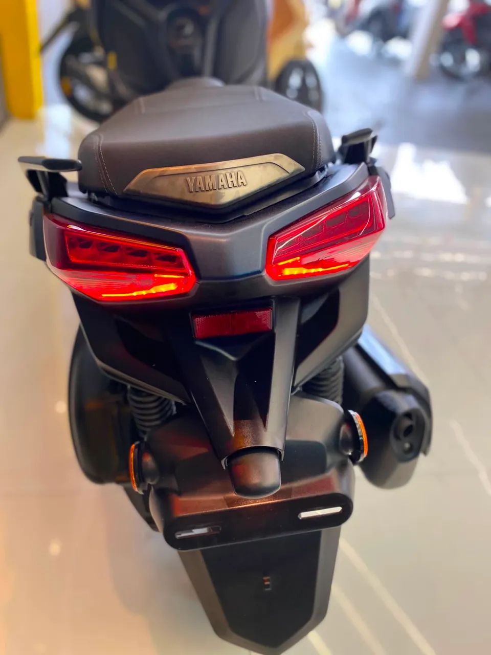 X MAX 250  - Foto 4