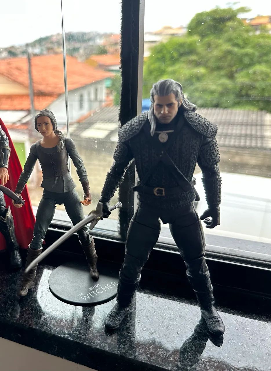 Geralt e Siri The Witcher Netflix originais