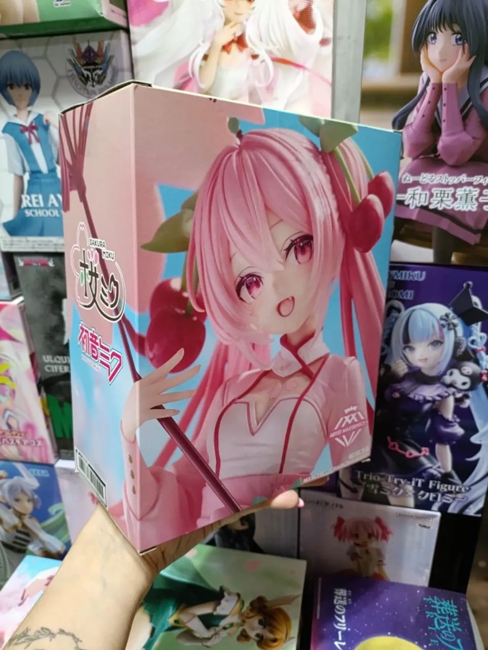 Action Figure Taito - Hatsune Miku - Sakura Dress Ver. - Artist