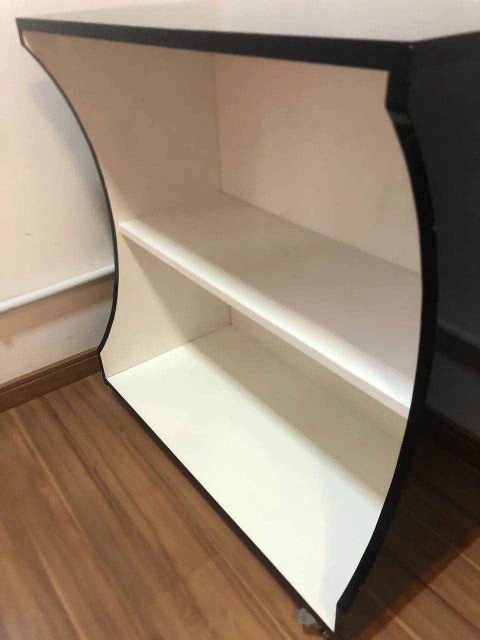 Escrivaninha mdf com rodinhas - Foto 2