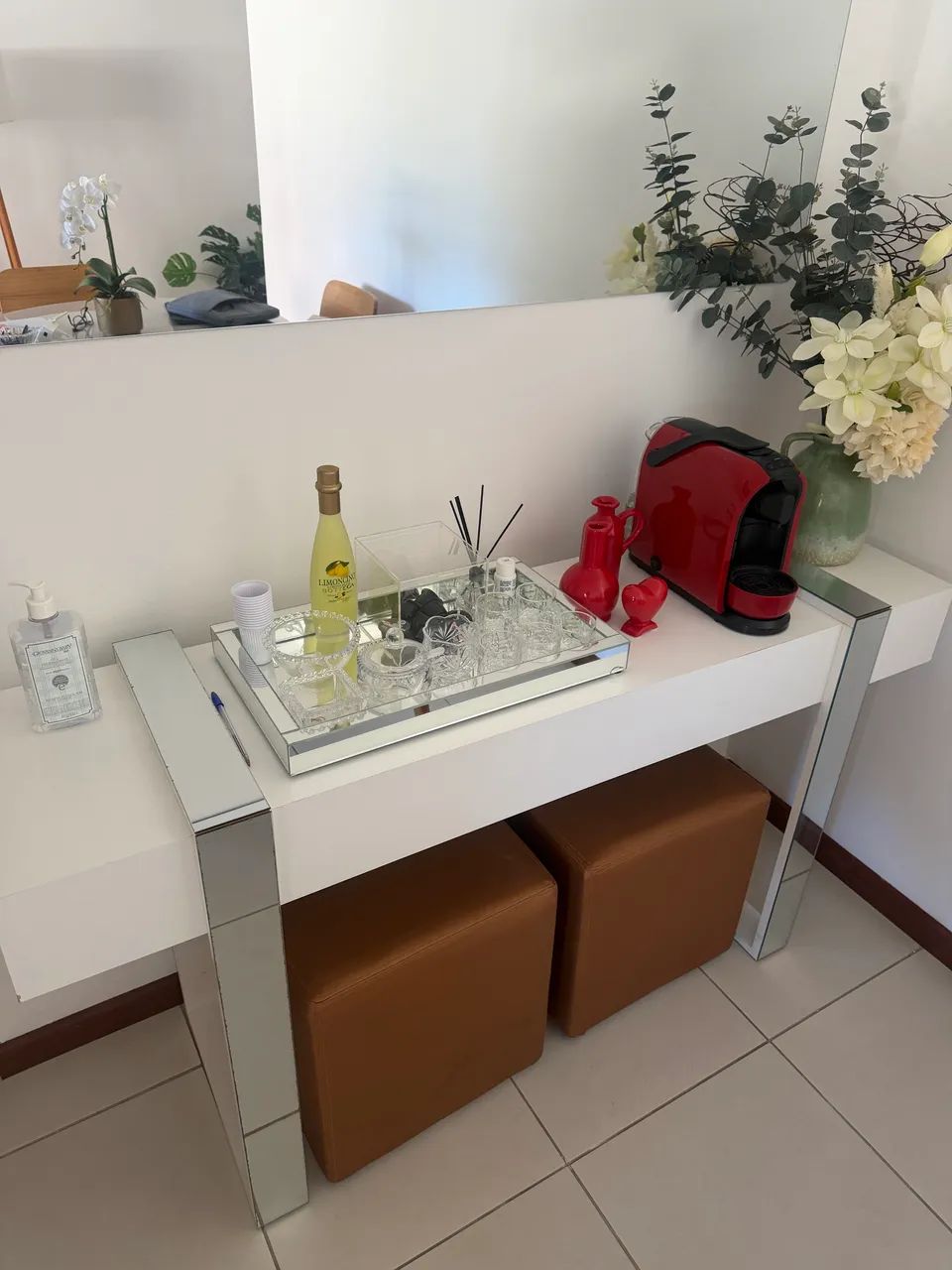 Aparador espelhado / mesa lateral sala 