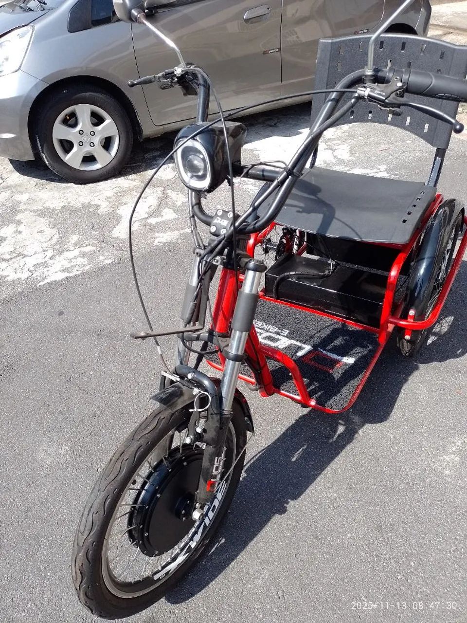 Triciclo elétrico duoBike. 