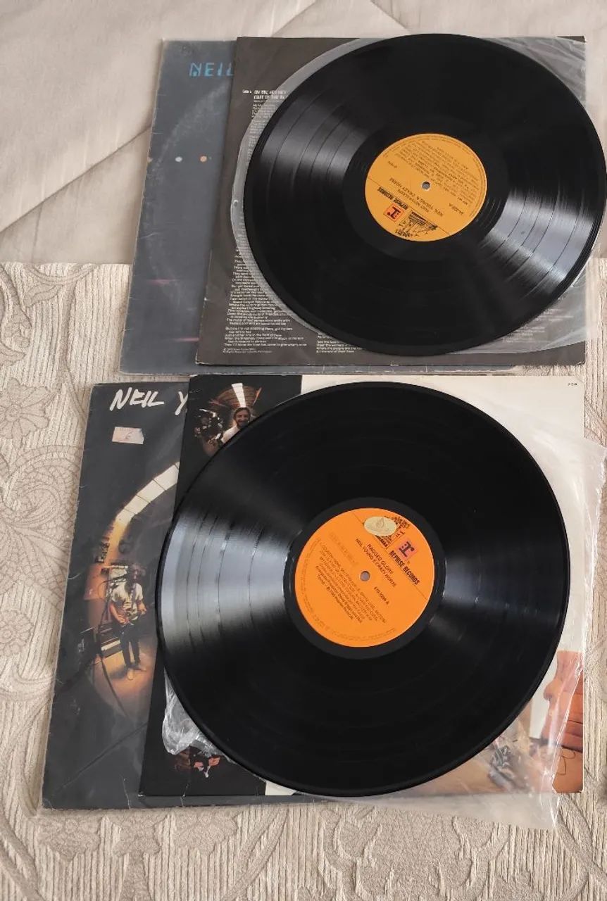 Discos Vinil Neil Young Ragged Glory e Rust Never Sleeps - Foto 3