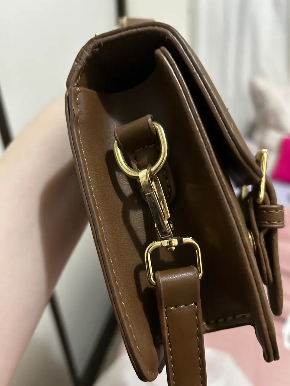Bolsa Pequena Transversal Marrom - Foto 5