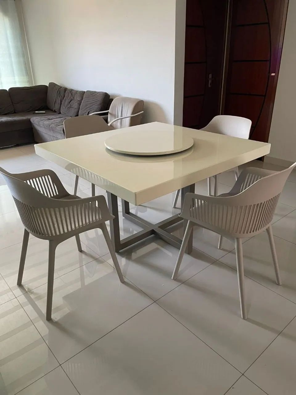 Mesa pedra de ardósia com cadeiras polipropileno  - Foto 4