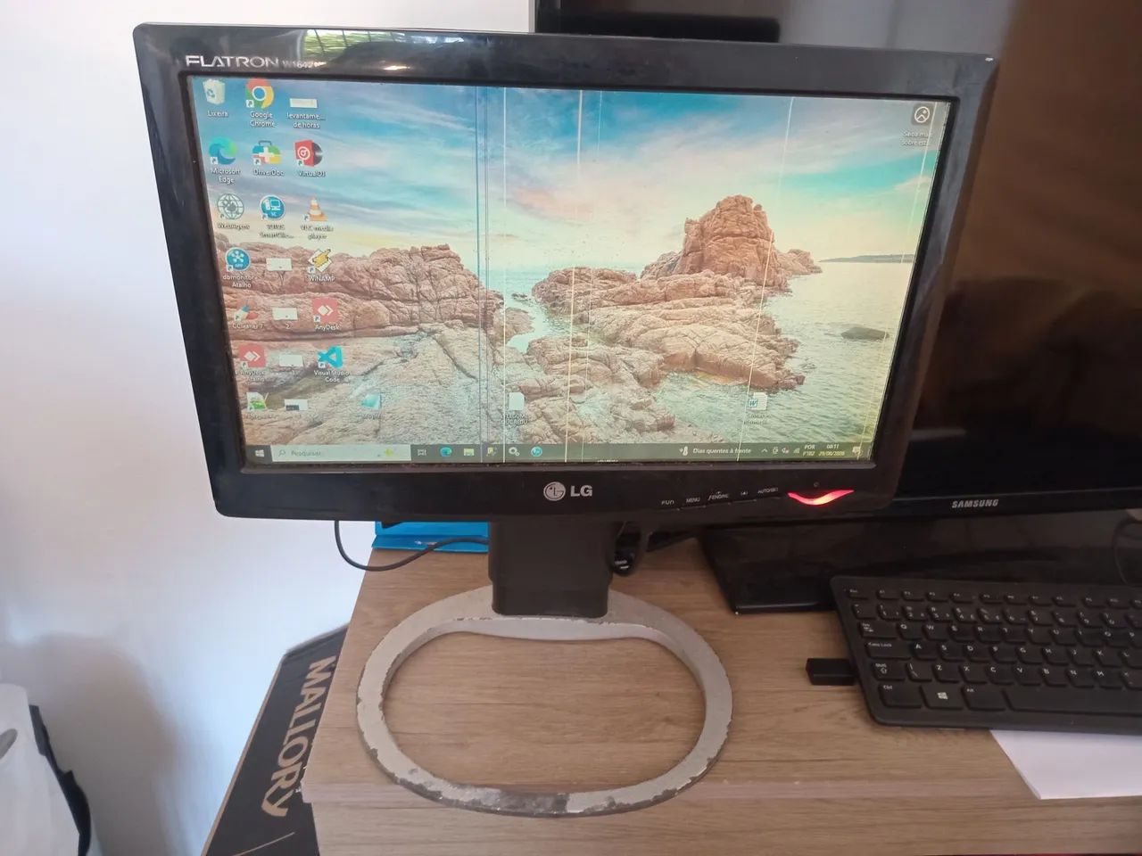 Monitor LCD LG Flatron Wodescreen 15.6