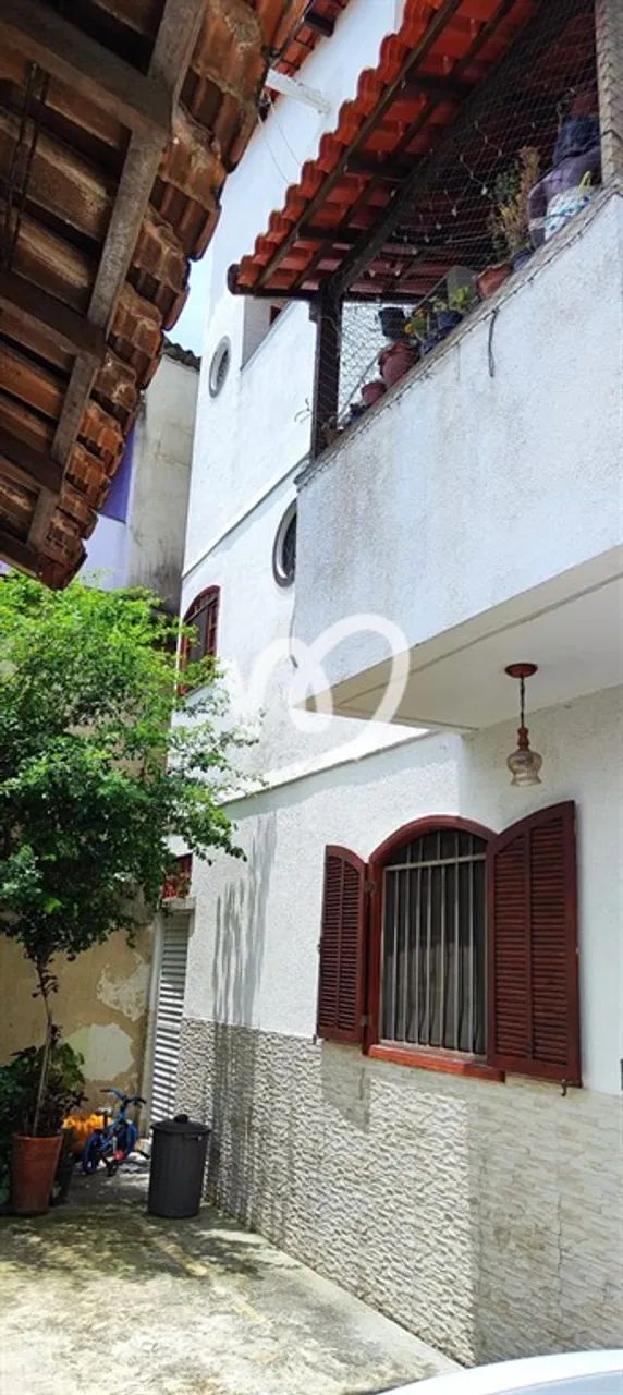 EXCELENTE CASA DE VILA, COM 3 ANDARES E VARANDA - Foto 5