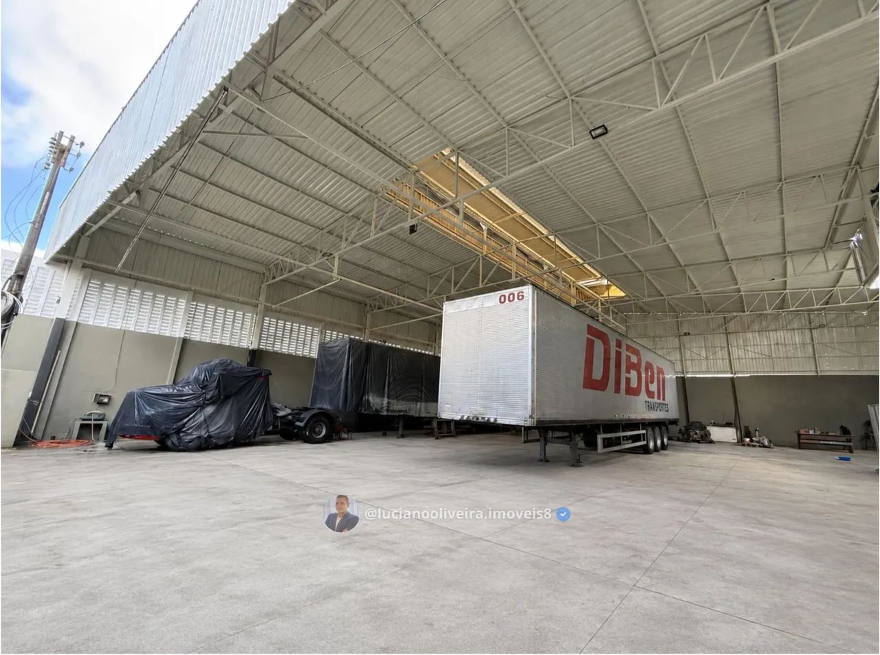 Galpão 970m2   Warehouse / Commercial Storage.