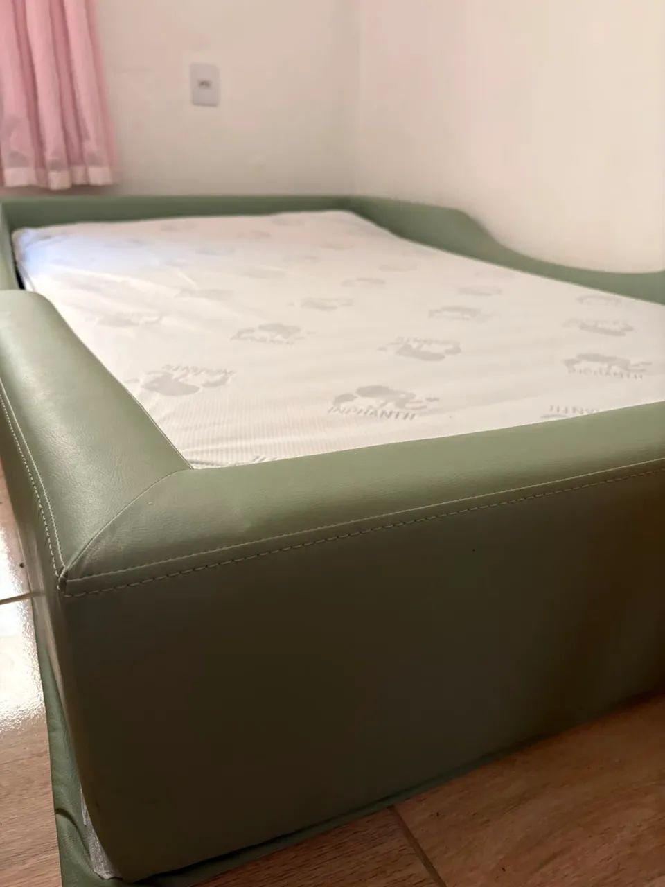  Cama montessoriana infantil com tapete - Foto 4